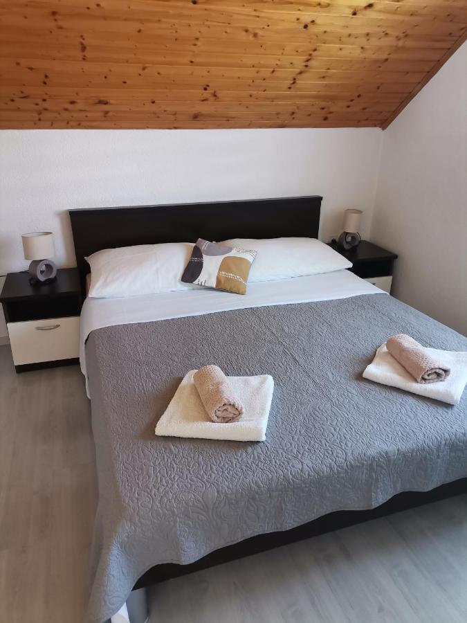 Apartment Dolores Smoljanac Esterno foto